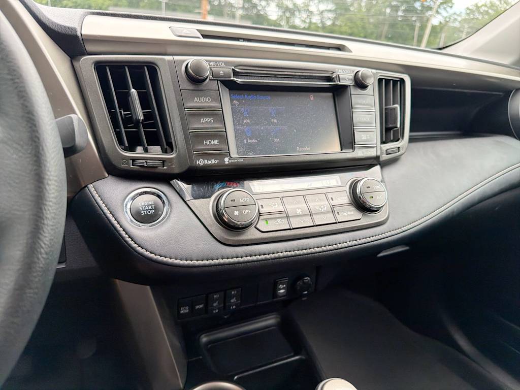 Thumbnail: 2015 Toyota RAV4 - 14