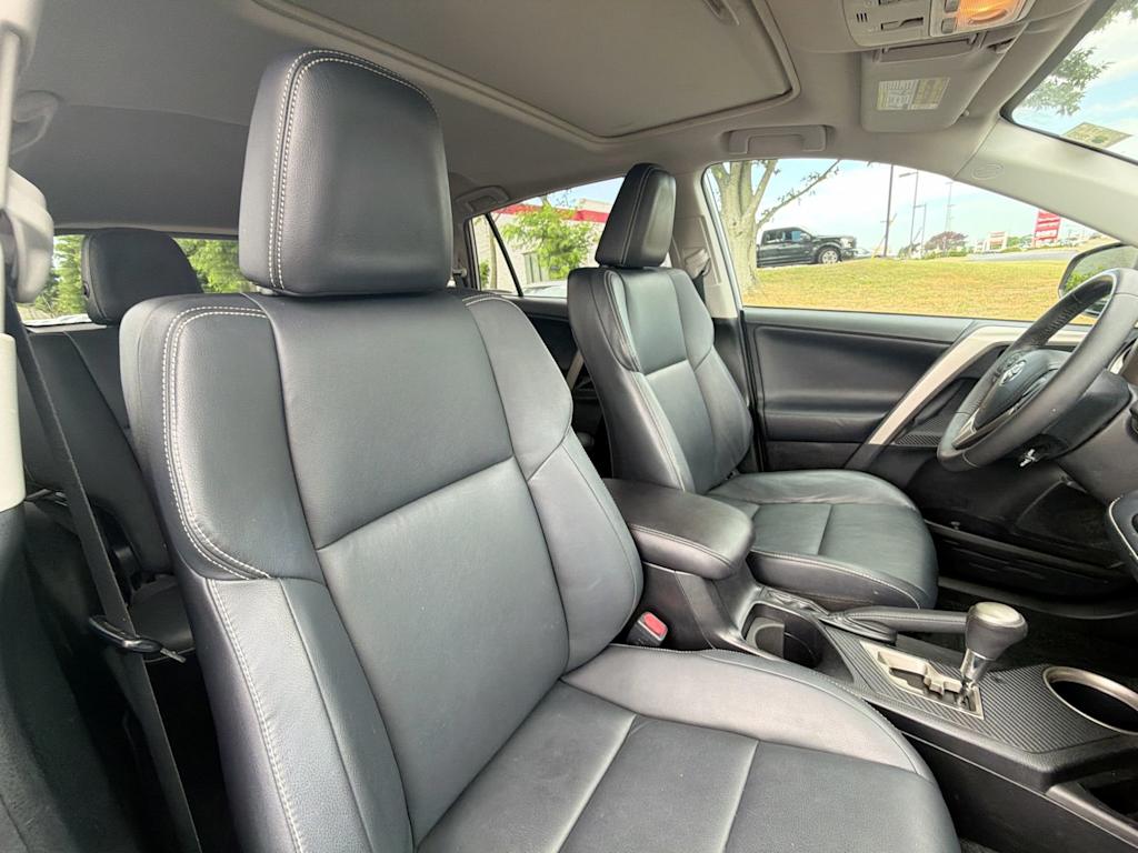 Thumbnail: 2013 Toyota RAV4 - 27