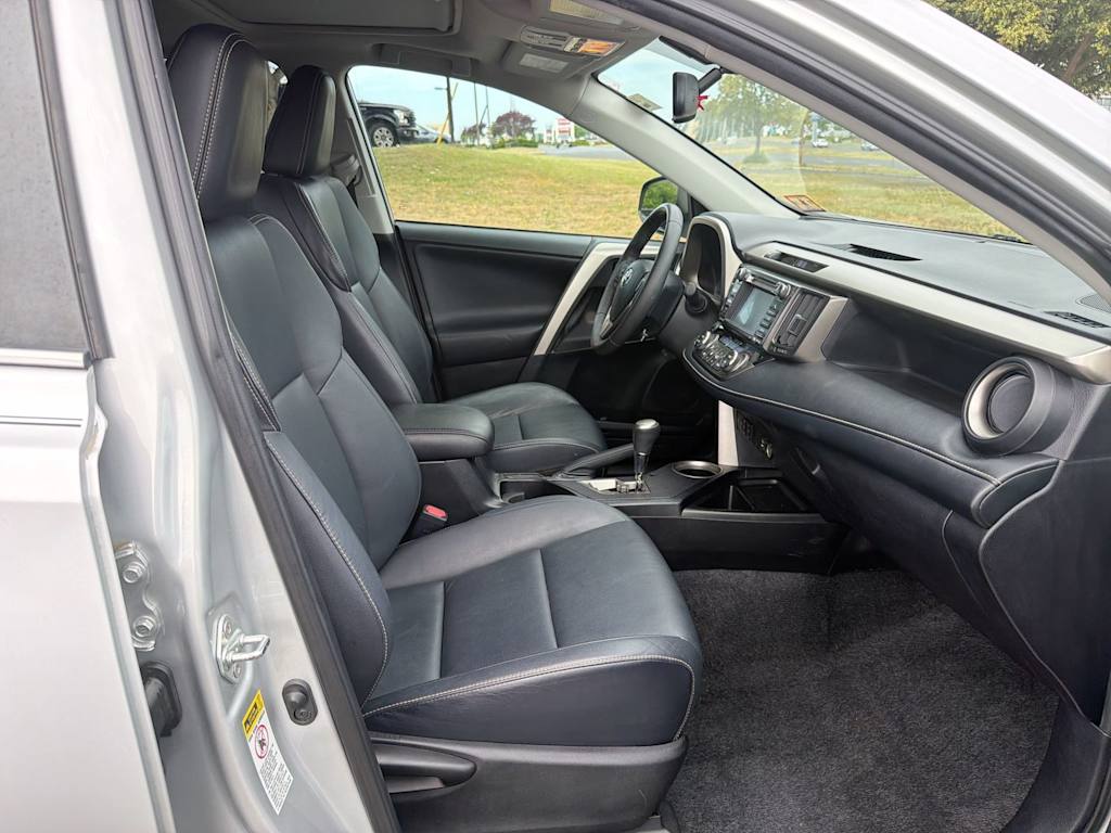 Thumbnail: 2013 Toyota RAV4 - 10