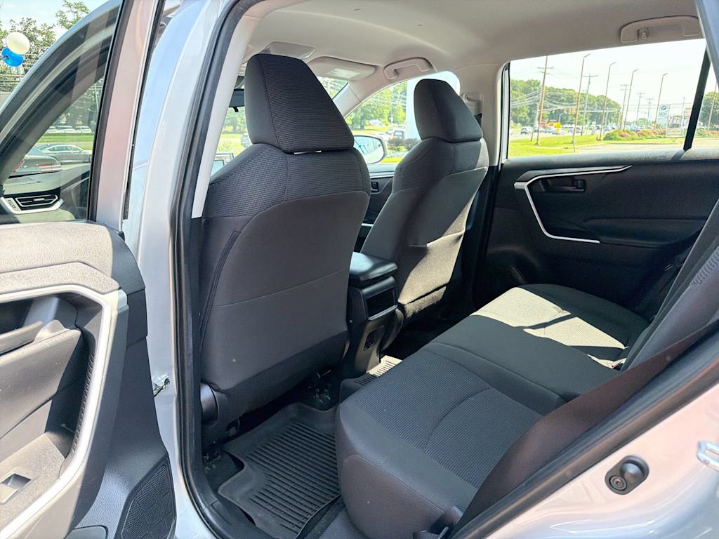 Thumbnail: 2020 Toyota RAV4 - 12