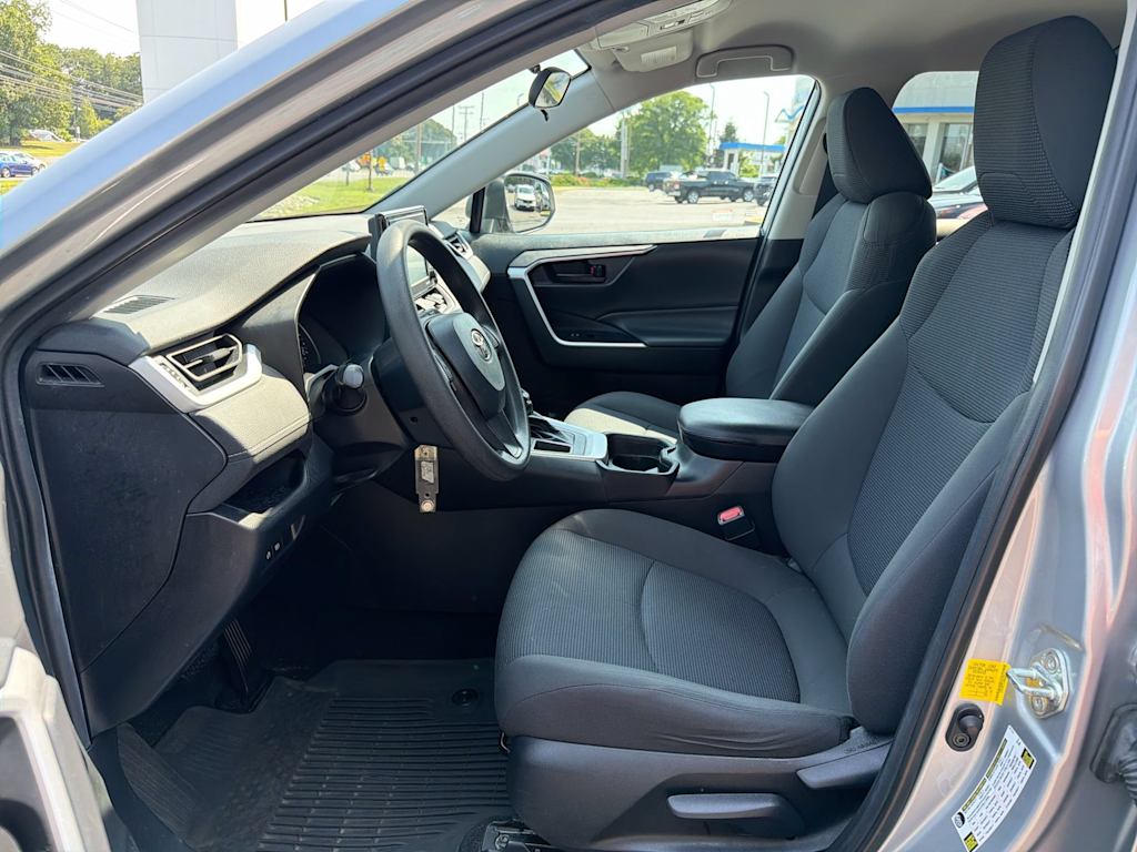 Thumbnail: 2020 Toyota RAV4 - 10