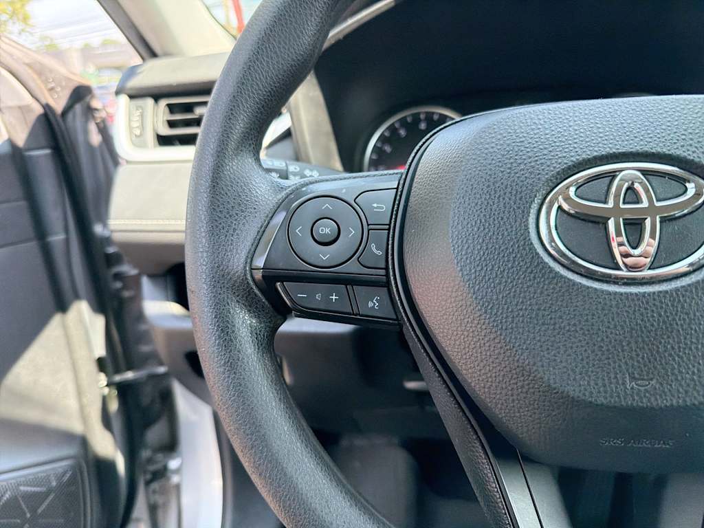 Thumbnail: 2020 Toyota RAV4 - 29