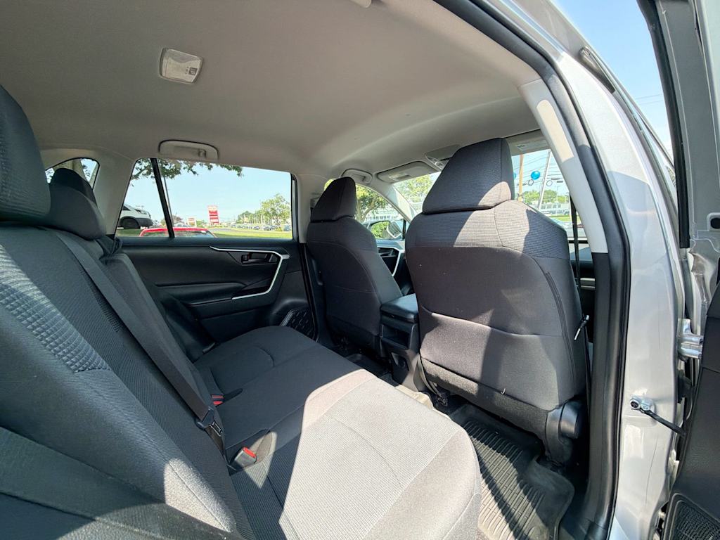 Thumbnail: 2020 Toyota RAV4 - 25