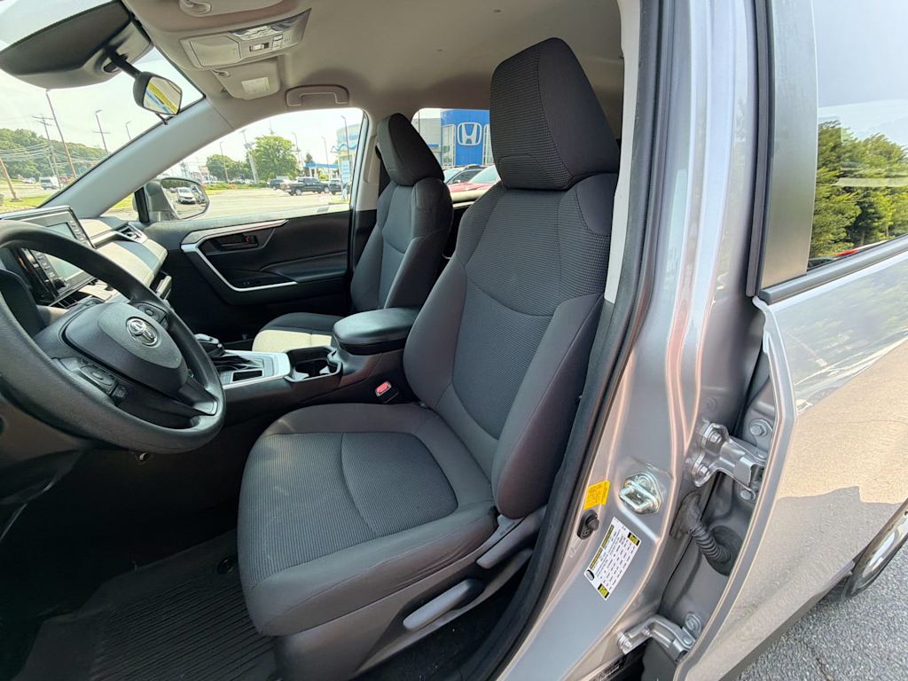 Thumbnail: 2020 Toyota RAV4 - 27