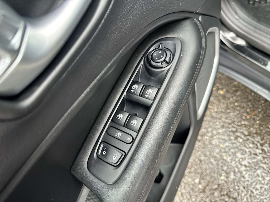 Thumbnail: 2019 Jeep Compass - 28