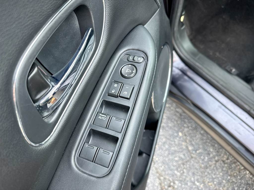 Thumbnail: 2016 Honda HR-V - 28