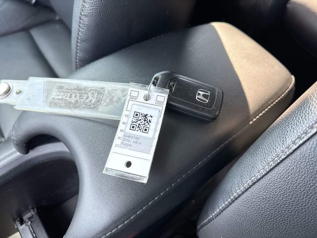 Thumbnail: 2016 Honda HR-V - 18