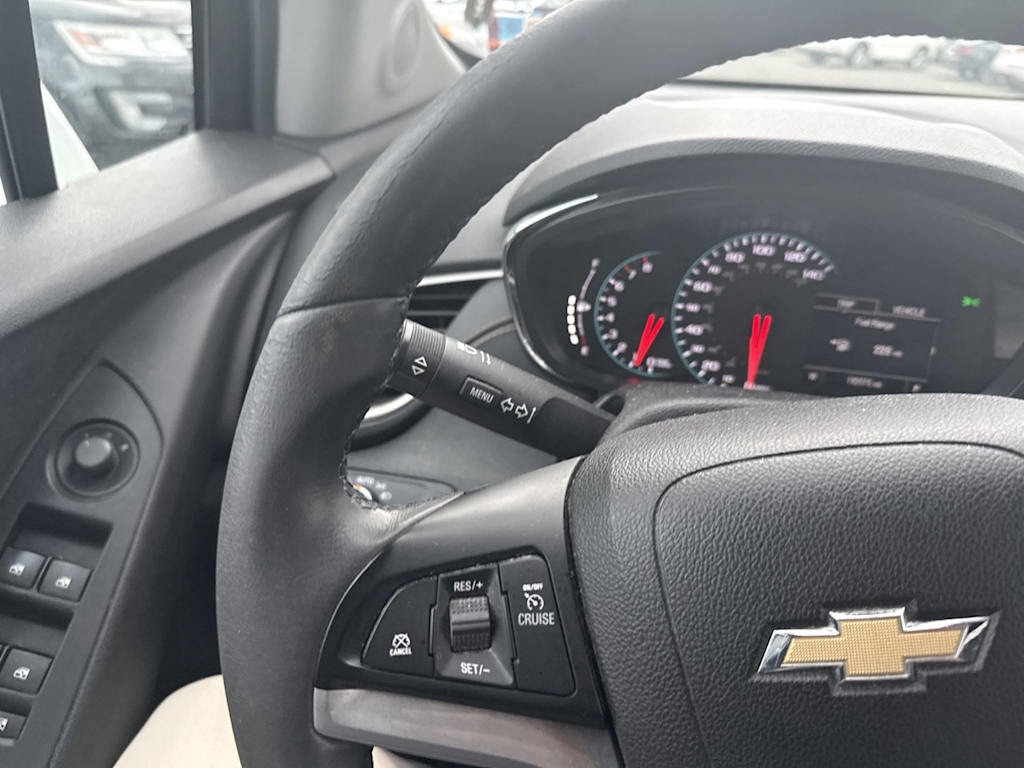 Thumbnail: 2018 Chevrolet Trax - 21