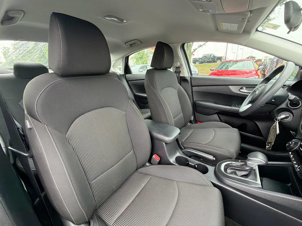 Thumbnail: 2019 Kia Forte - 25