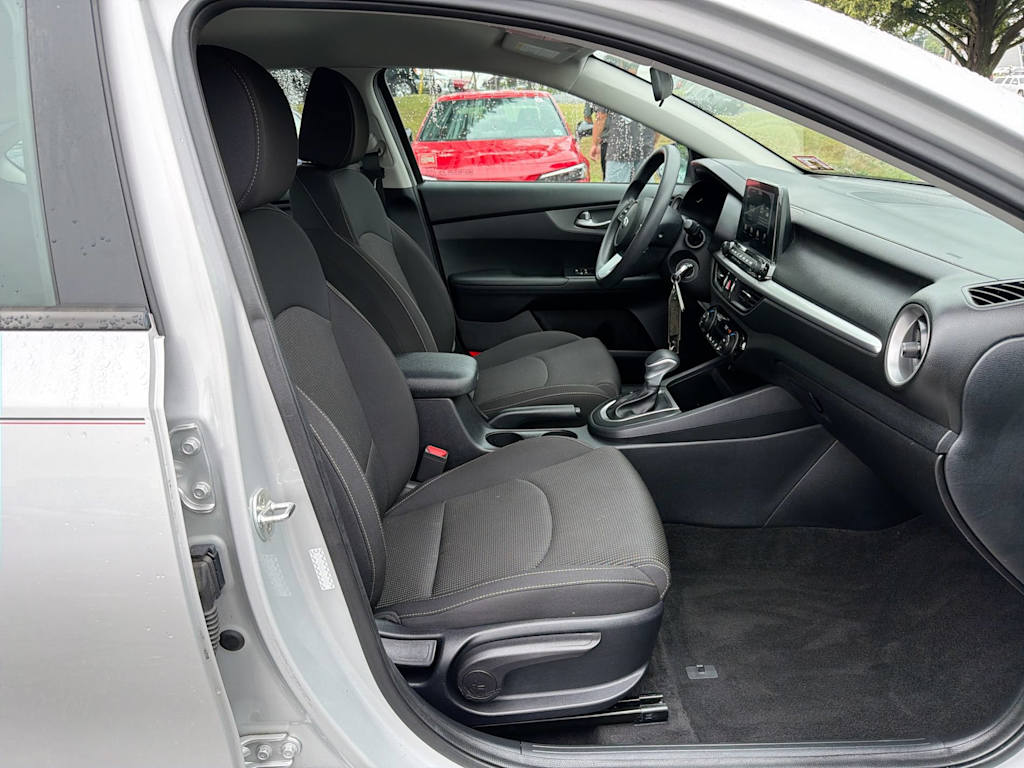 Thumbnail: 2019 Kia Forte - 10