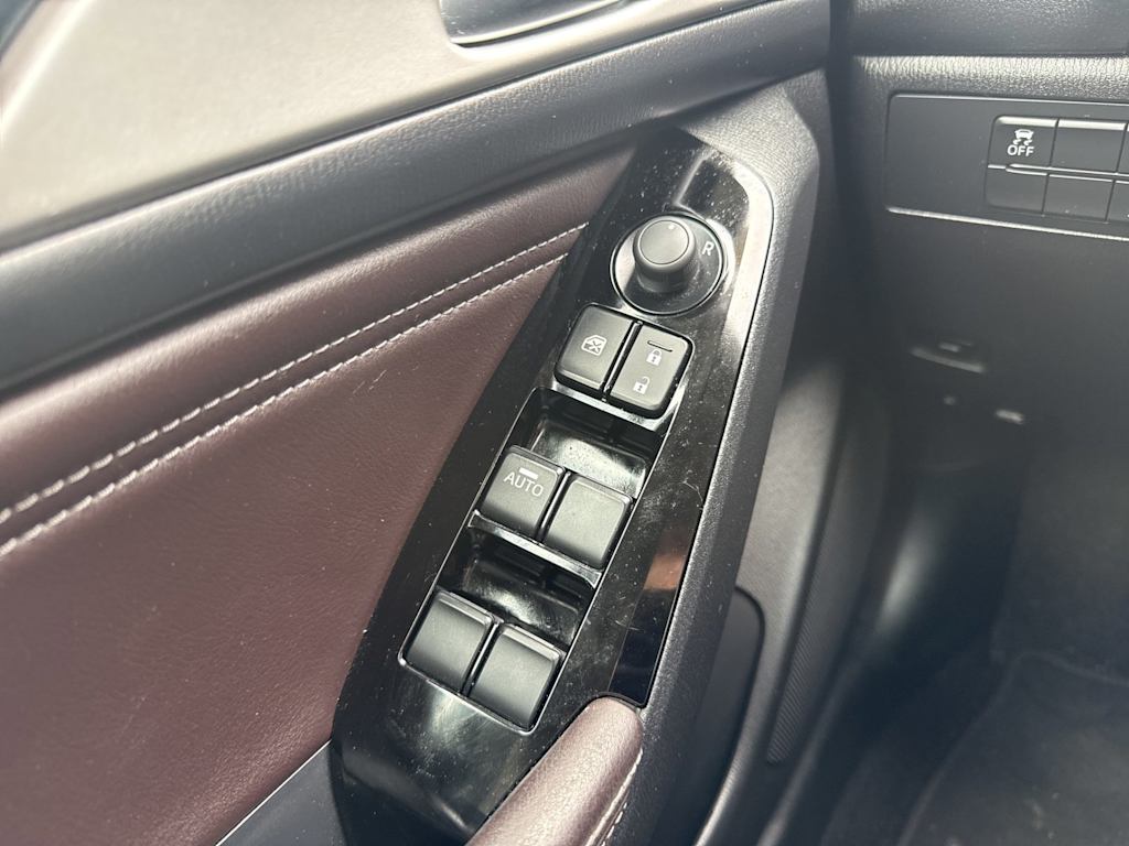 Thumbnail: 2018 Mazda Mazda3 - 21