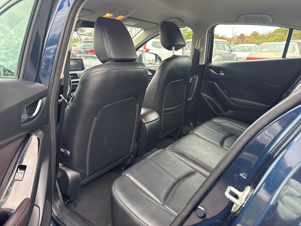 Thumbnail: 2018 Mazda Mazda3 - 10