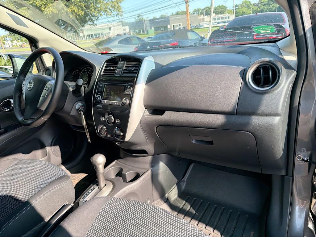 Thumbnail: 2016 Nissan Versa Note - 9
