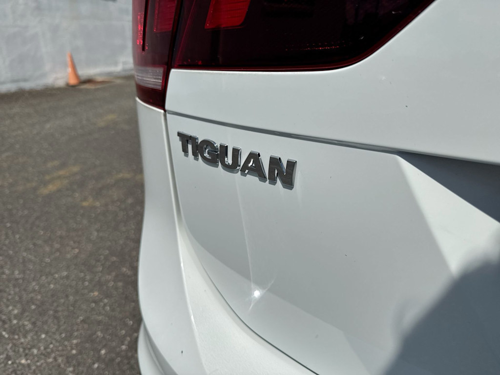 Thumbnail: 2018 Volkswagen Tiguan - 7