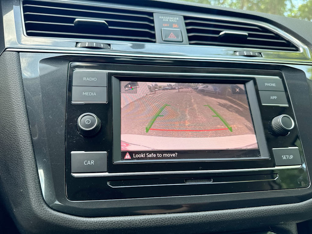 Thumbnail: 2018 Volkswagen Tiguan - 30