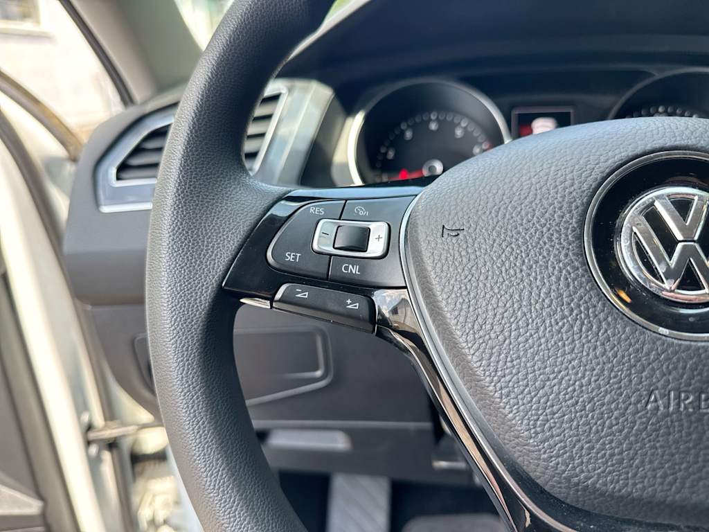 Thumbnail: 2018 Volkswagen Tiguan - 28