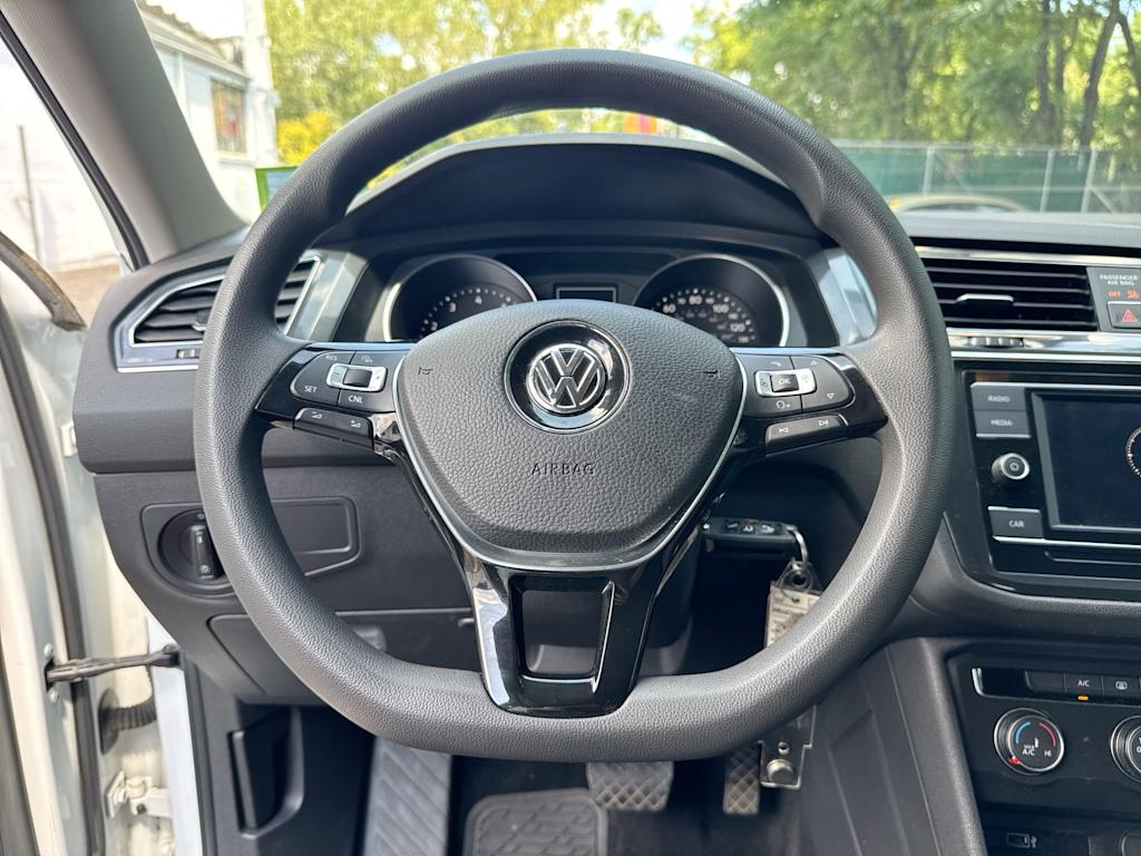 Thumbnail: 2018 Volkswagen Tiguan - 14
