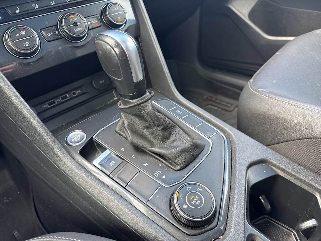 Thumbnail: 2020 Volkswagen Tiguan - 12