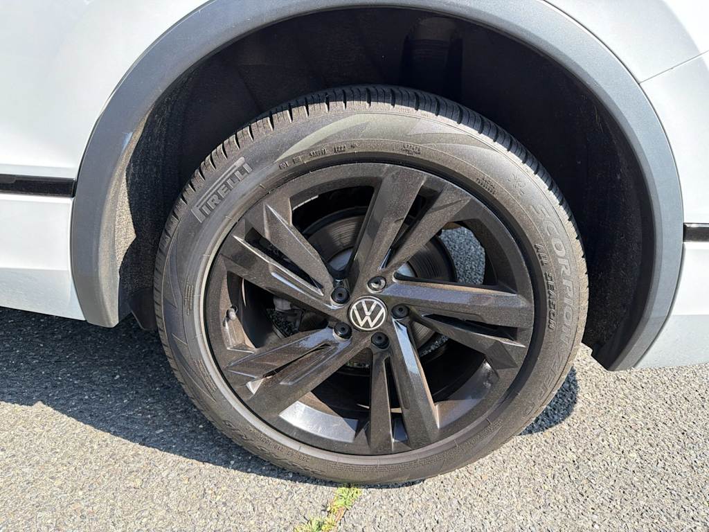 Thumbnail: 2023 Volkswagen Tiguan - 23