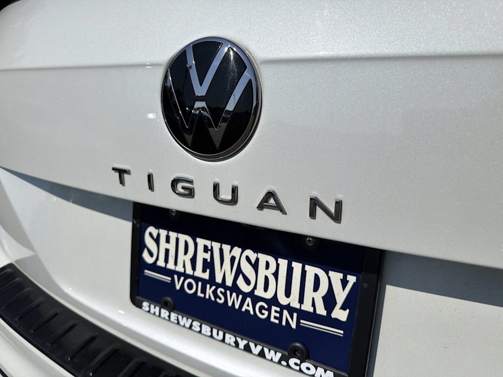 Thumbnail: 2023 Volkswagen Tiguan - 7