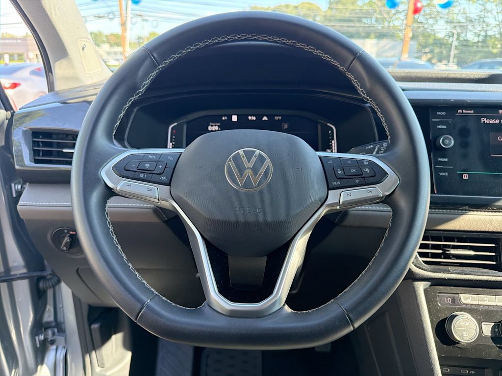 Thumbnail: 2022 Volkswagen Taos - 14
