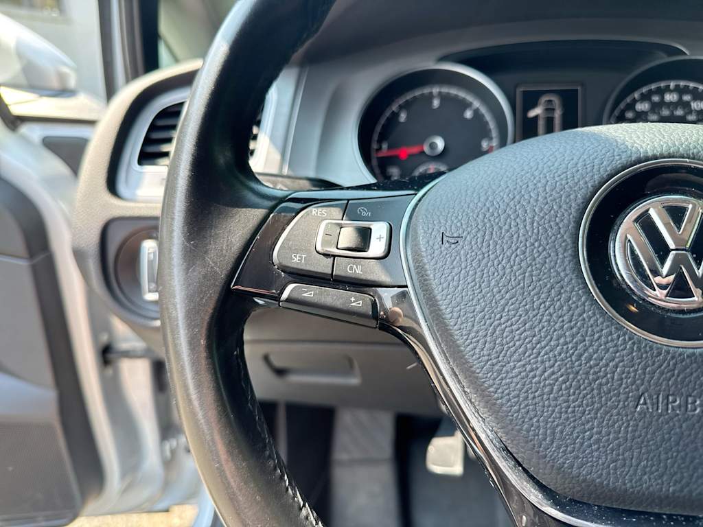 Thumbnail: 2015 Volkswagen Golf - 29