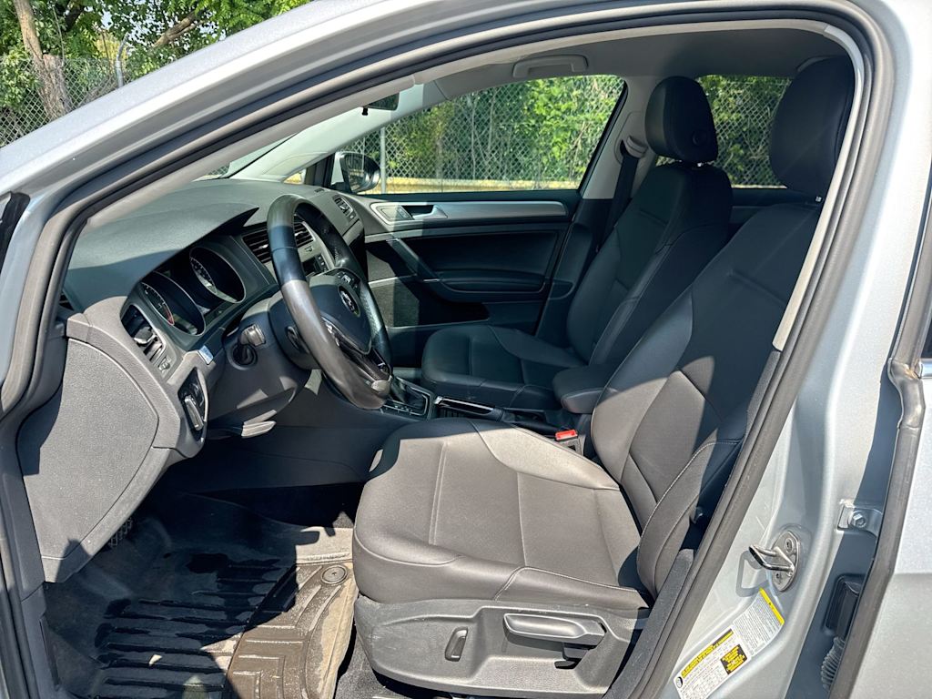Thumbnail: 2015 Volkswagen Golf - 9