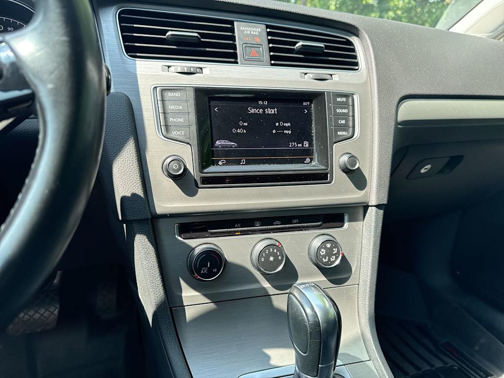 Thumbnail: 2015 Volkswagen Golf - 14
