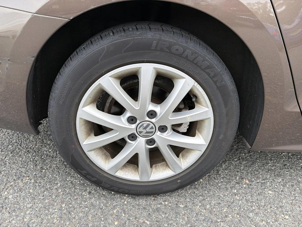 Thumbnail: 2014 Volkswagen Jetta - 23