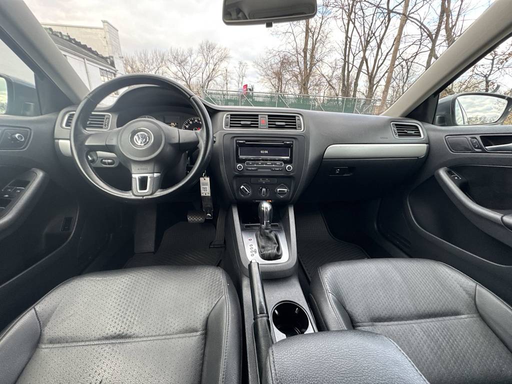 2013 Volkswagen Jetta SE 12