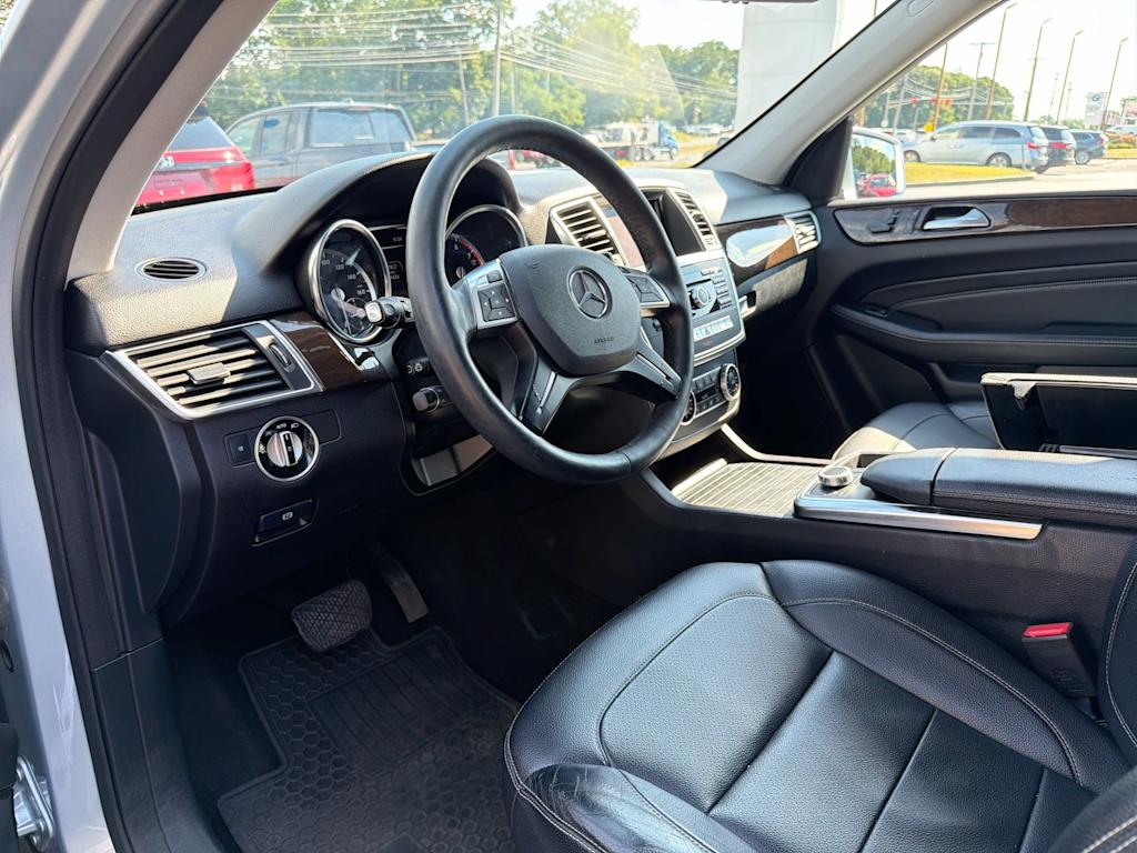 Thumbnail: 2015 Mercedes-Benz M-Class - 2