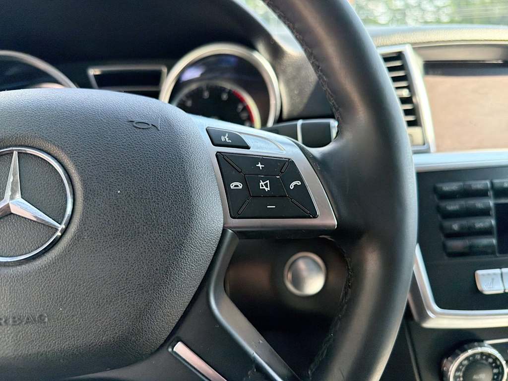 Thumbnail: 2015 Mercedes-Benz M-Class - 31