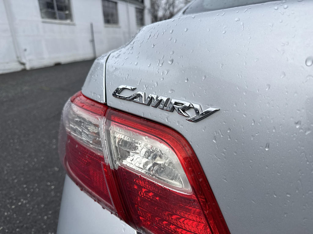 2009 Toyota Camry LE 6