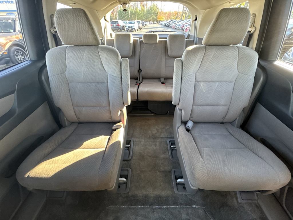 2014 Honda Odyssey LX 23