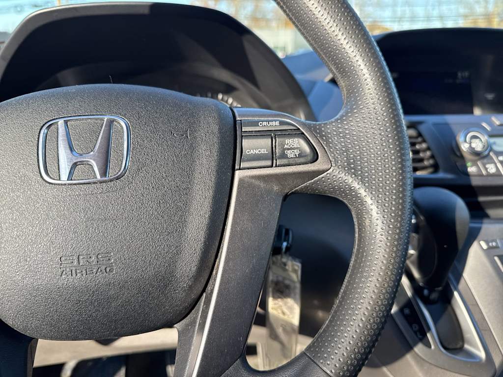 2014 Honda Odyssey LX 29