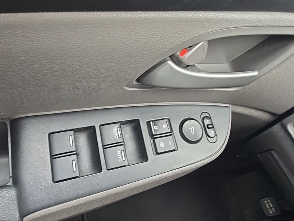 Thumbnail: 2013 Honda Odyssey - 22