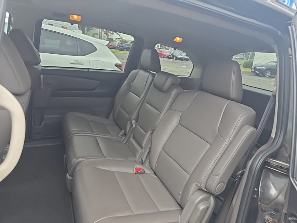 Thumbnail: 2013 Honda Odyssey - 8