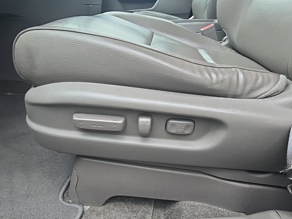 Thumbnail: 2013 Honda Odyssey - 21