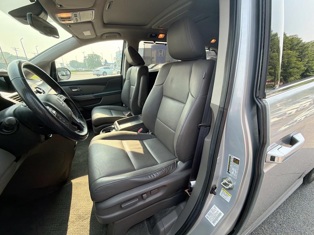 Thumbnail: 2015 Honda Odyssey - 28