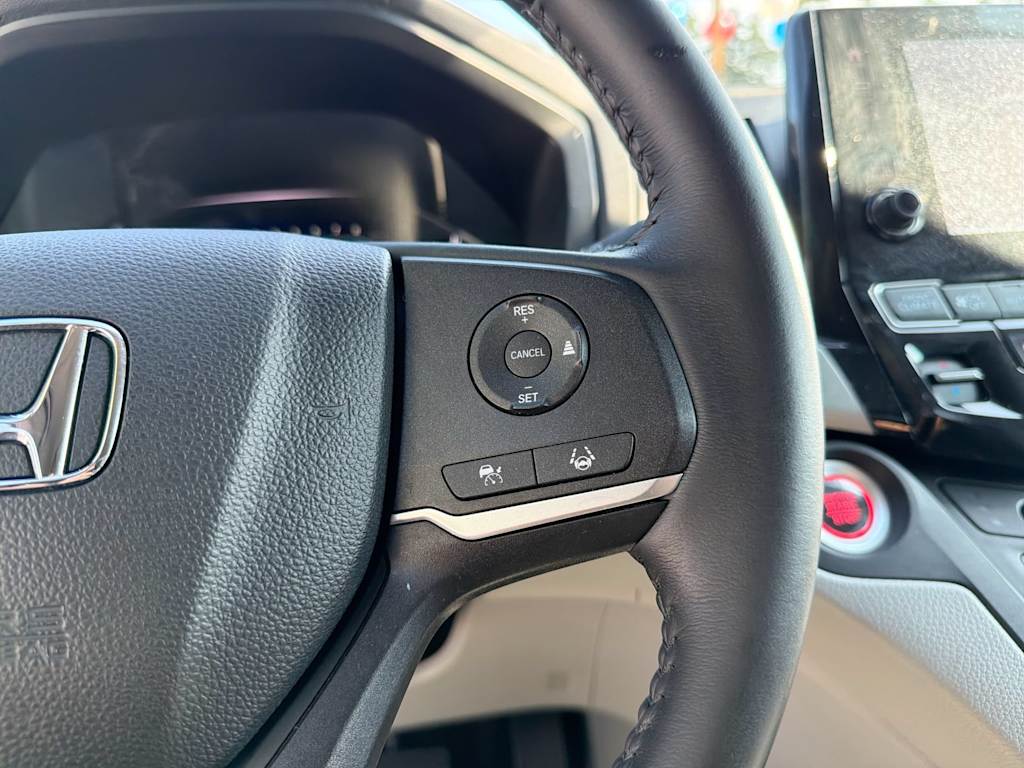 Thumbnail: 2023 Honda Odyssey - 32