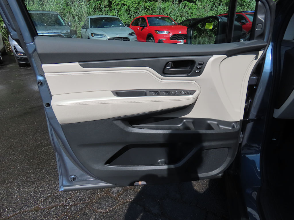 Thumbnail: 2027 Honda Odyssey - 20