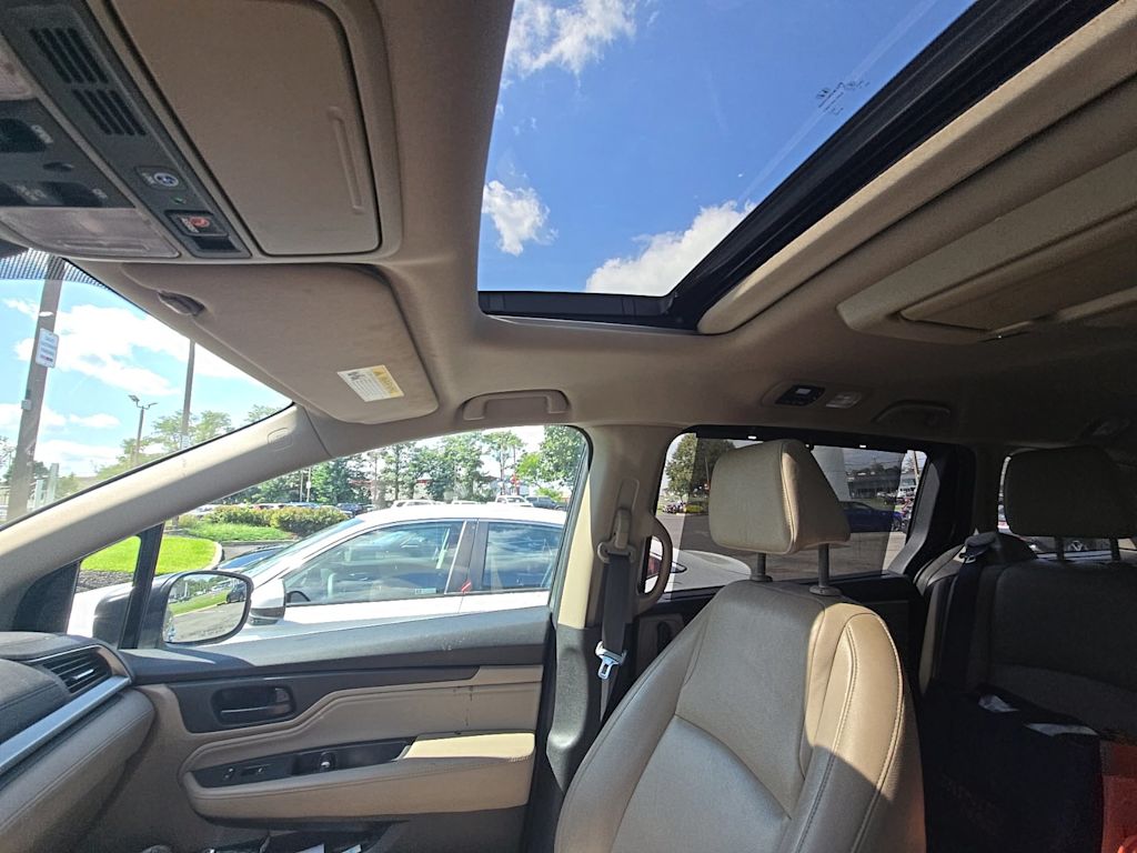 Thumbnail: 2018 Honda Odyssey - 25