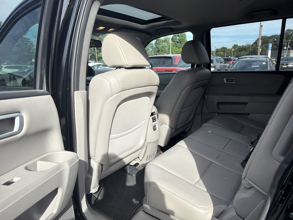 Thumbnail: 2015 Honda Pilot - 11