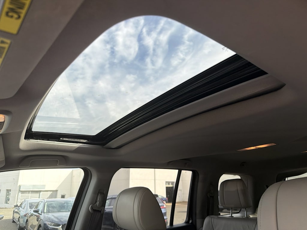 Thumbnail: 2015 Honda Pilot - 23