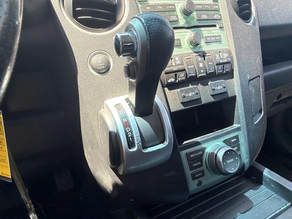 Thumbnail: 2010 Honda Pilot - 21