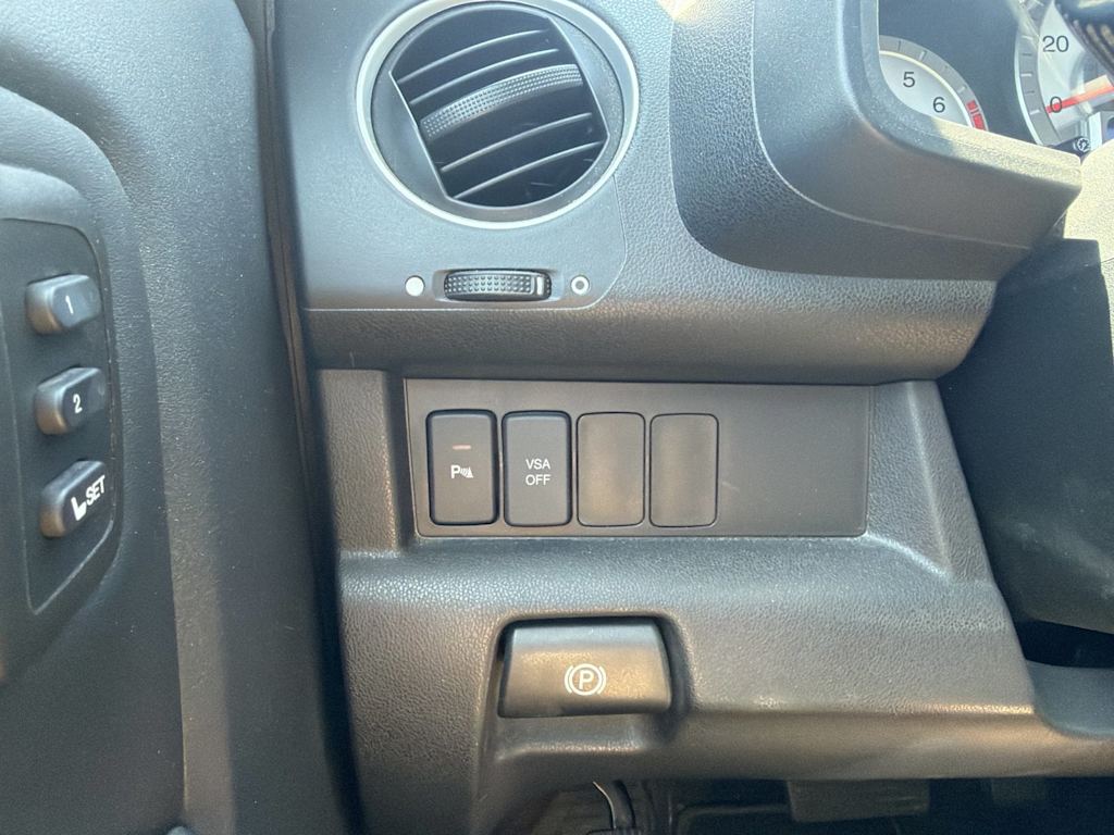 Thumbnail: 2010 Honda Pilot - 24