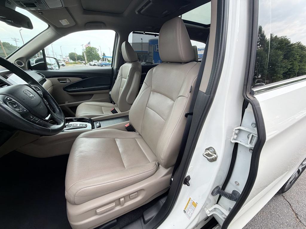 Thumbnail: 2018 Honda Pilot - 27