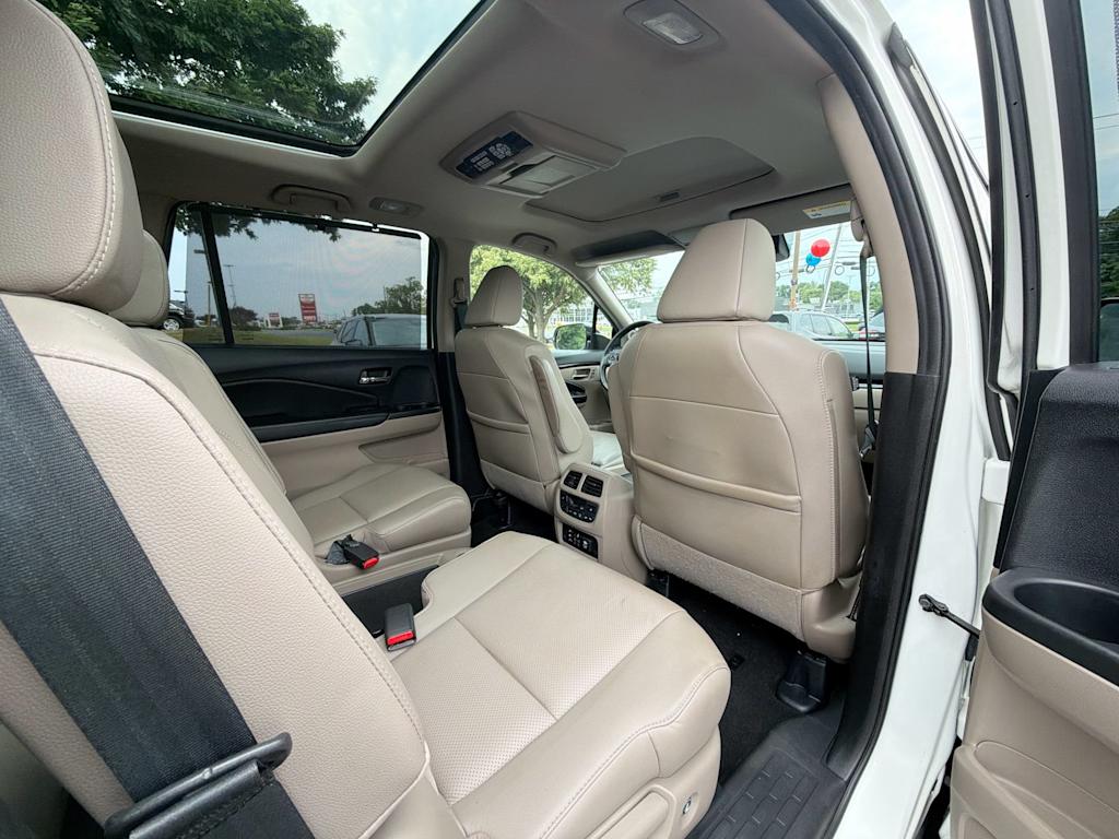 Thumbnail: 2018 Honda Pilot - 25