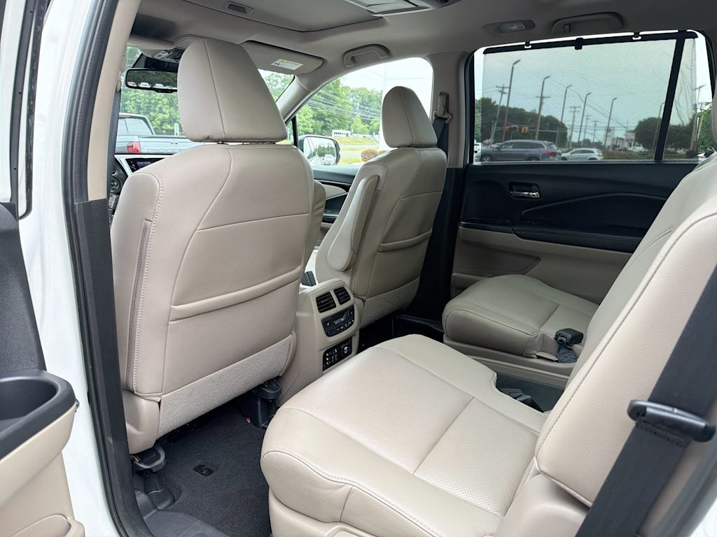 Thumbnail: 2018 Honda Pilot - 12