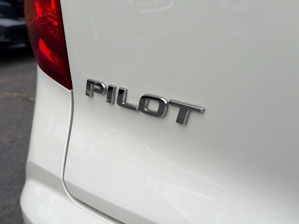 Thumbnail: 2018 Honda Pilot - 7